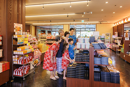 売店「絹小町」店内